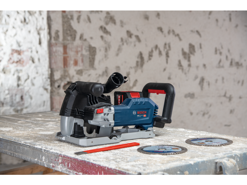 Akumulatorski rezkalnik zidnih utorov Bosch GNF 18V-40 v kovčku, 06016C5000